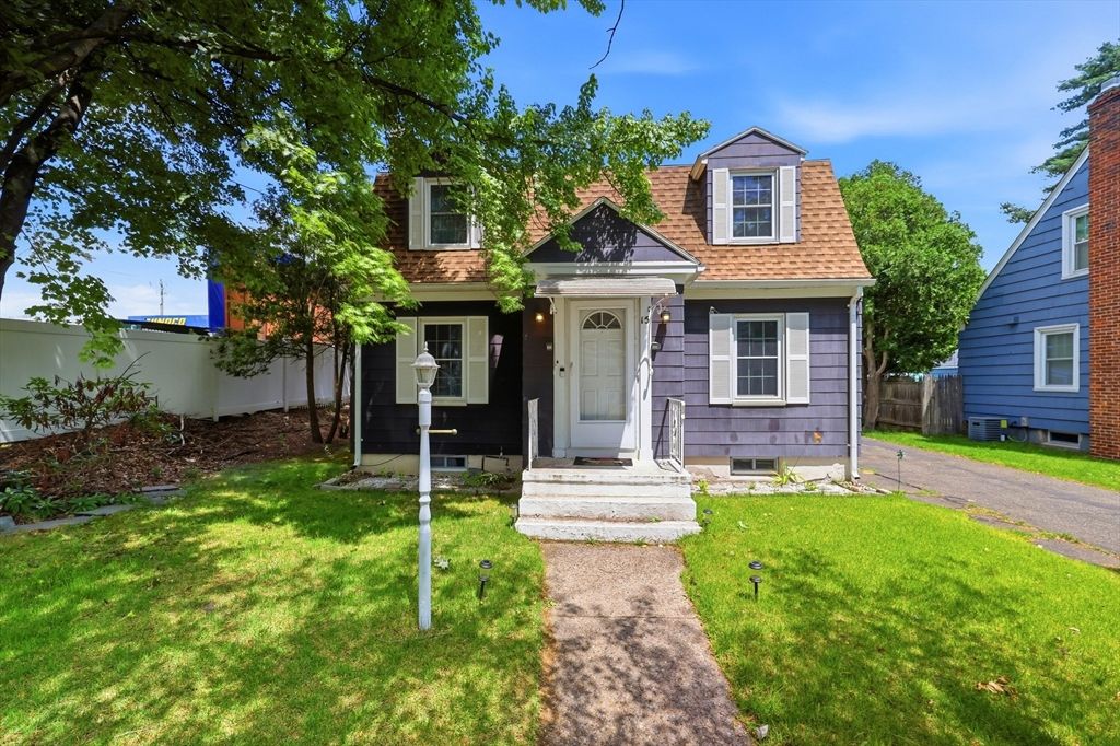 15 Lucerne Road, Springfield, MA 01119