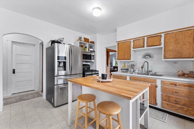 447 S 72nd STREET, Milwaukee, WI 53214