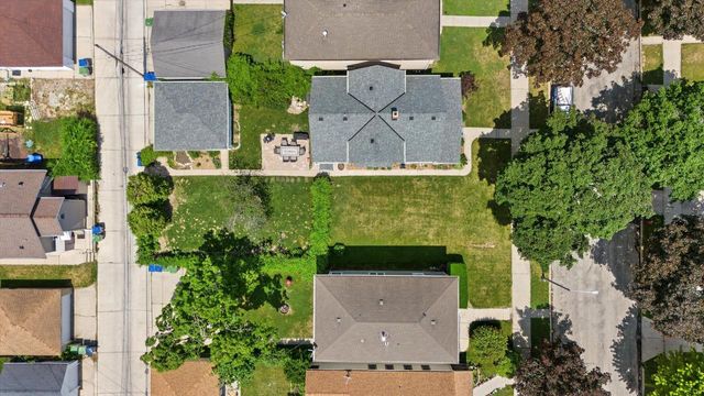447 S 72nd STREET, Milwaukee, WI 53214