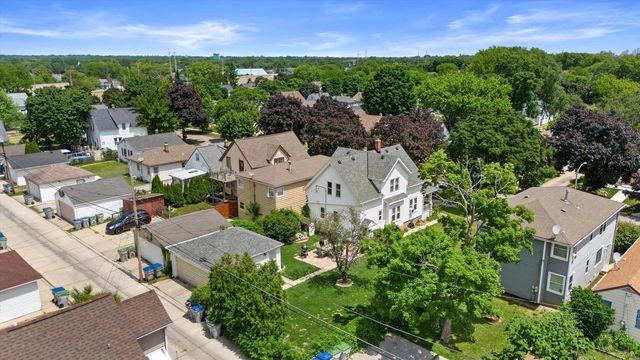 447 S 72nd STREET, Milwaukee, WI 53214