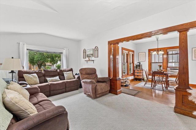 447 S 72nd STREET, Milwaukee, WI 53214