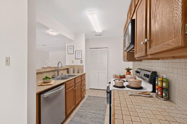 84 Shady Bluff DR, Wimberley, TX 78676