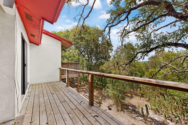 84 Shady Bluff DR, Wimberley, TX 78676