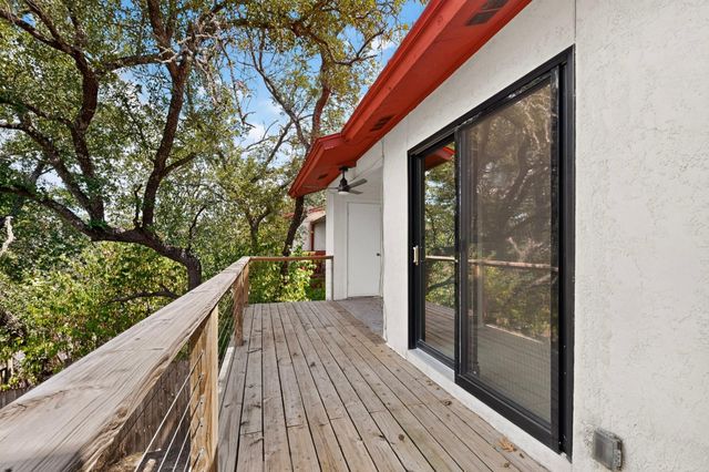 84 Shady Bluff DR, Wimberley, TX 78676