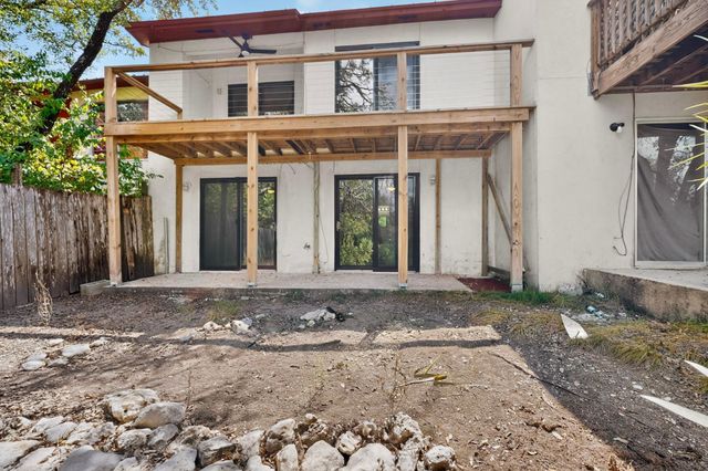 84 Shady Bluff DR, Wimberley, TX 78676