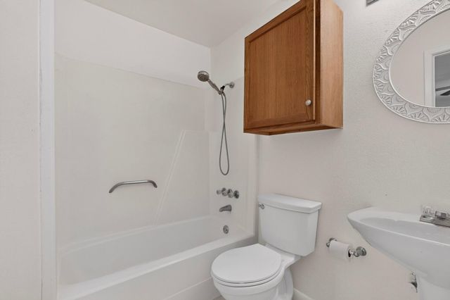 84 Shady Bluff DR, Wimberley, TX 78676