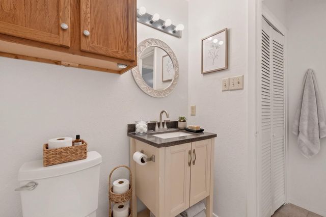 84 Shady Bluff DR, Wimberley, TX 78676