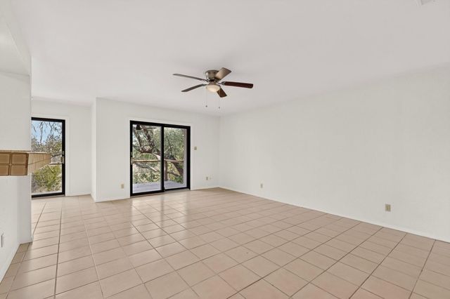 84 Shady Bluff DR, Wimberley, TX 78676
