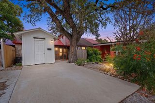 84 Shady Bluff DR, Wimberley, TX 78676