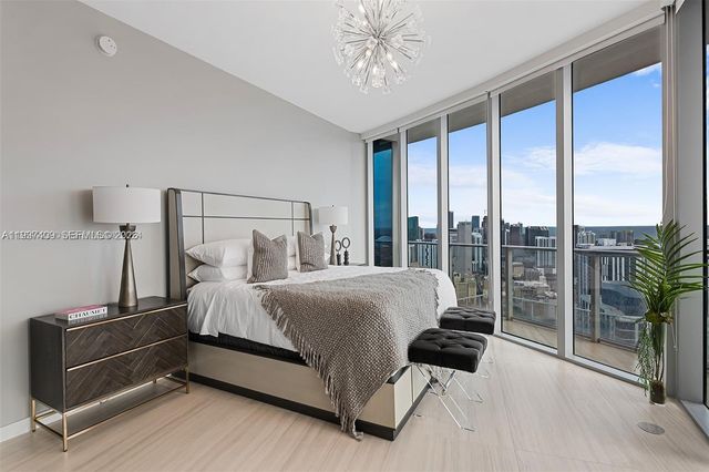 851 NE 1st Ave PH4912, Miami, FL 33132