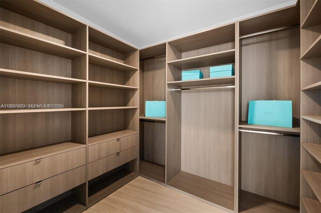 851 NE 1st Ave PH4912, Miami, FL 33132