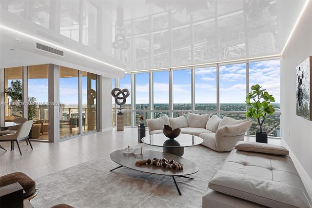 851 NE 1st Ave PH4912, Miami, FL 33132