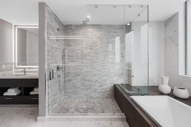 851 NE 1st Ave PH4912, Miami, FL 33132