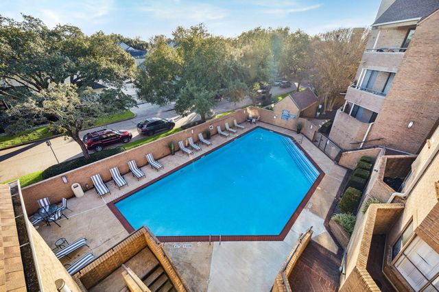 5200 Weslayan Street 302, Houston, TX 77005