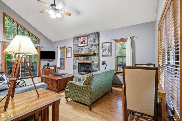 507 Eagle Trail, Gatlinburg, TN 37738
