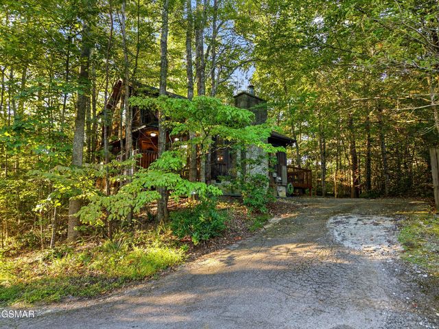 507 Eagle Trail, Gatlinburg, TN 37738