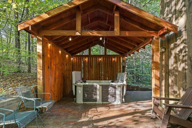 507 Eagle Trail, Gatlinburg, TN 37738