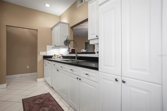 5 ISLAND PARK PLACE 206, Dunedin, FL 34698