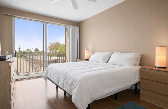 5 ISLAND PARK PLACE 206, Dunedin, FL 34698