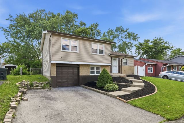 17690 HILLCREST Drive, Country Club Hills, IL 60478