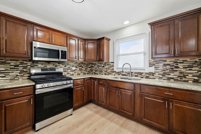 17690 HILLCREST Drive, Country Club Hills, IL 60478