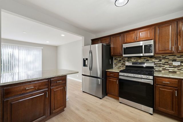 17690 HILLCREST Drive, Country Club Hills, IL 60478