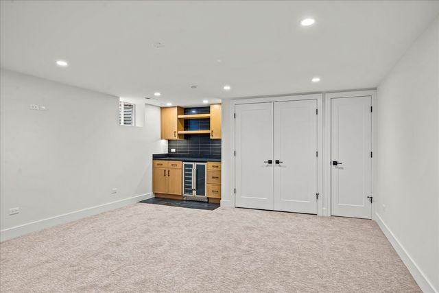 1207 Hoffman Avenue, Park Ridge, IL 60068