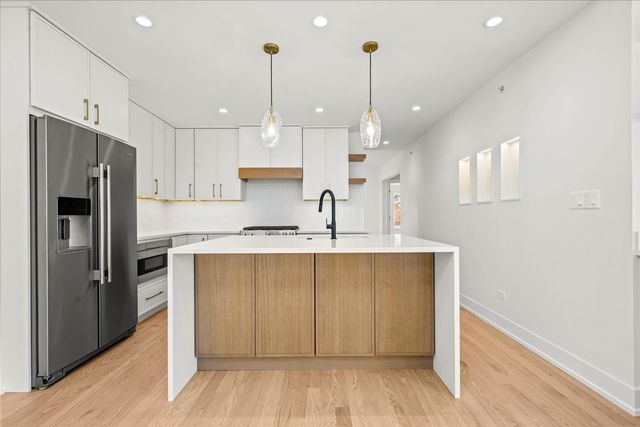 1207 Hoffman Avenue, Park Ridge, IL 60068