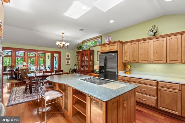 322 LAKE CAROLINE DR, Ruther Glen, VA 22546
