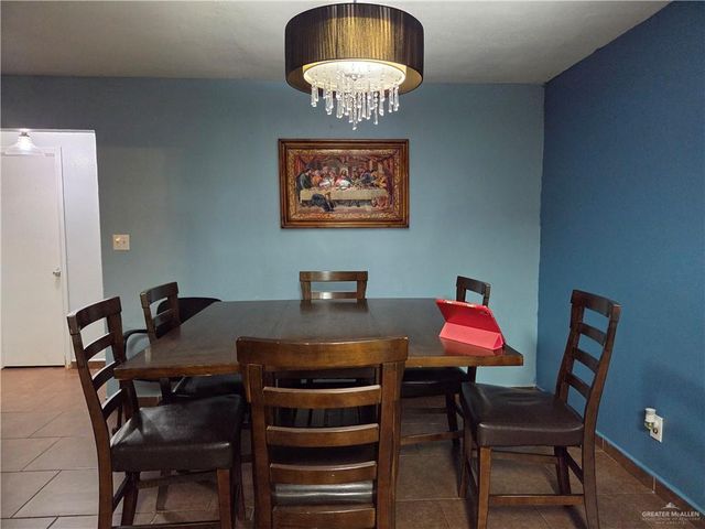 811 W Falcon Avenue, Pharr, TX 78577