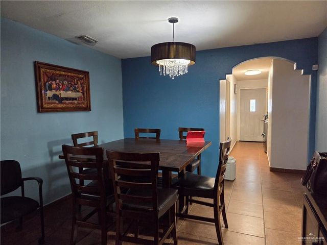 811 W Falcon Avenue, Pharr, TX 78577