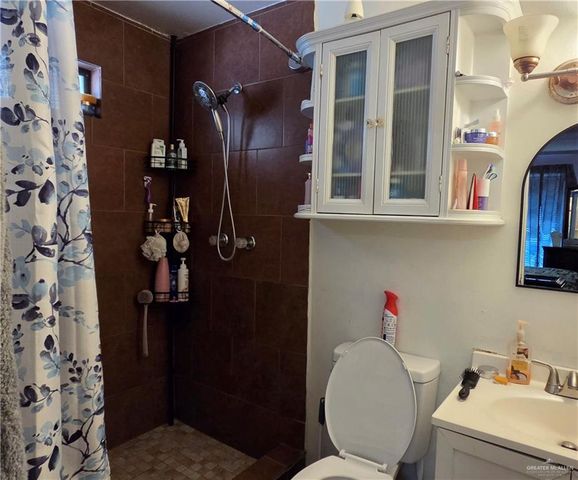 811 W Falcon Avenue, Pharr, TX 78577