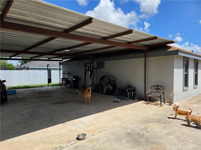 811 W Falcon Avenue, Pharr, TX 78577