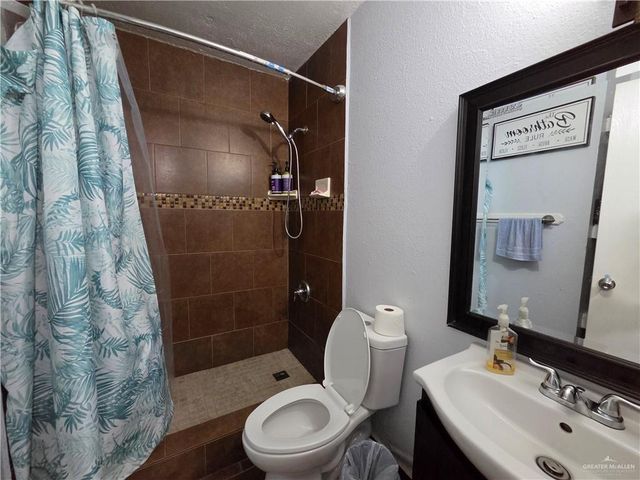 811 W Falcon Avenue, Pharr, TX 78577