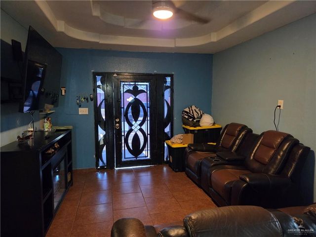 811 W Falcon Avenue, Pharr, TX 78577