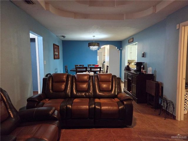 811 W Falcon Avenue, Pharr, TX 78577