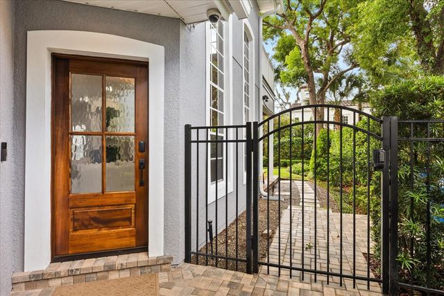 512 CLARENDON AVENUE, Winter Park, FL 32789