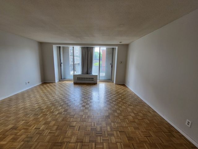 44 Washington St. 206, Brookline, MA 02445