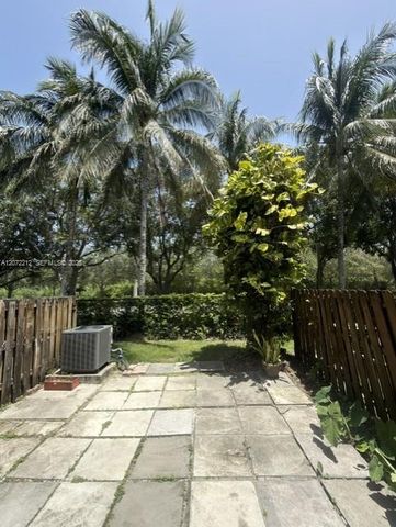 2245 NE 42nd Avenue, Homestead, FL 33033