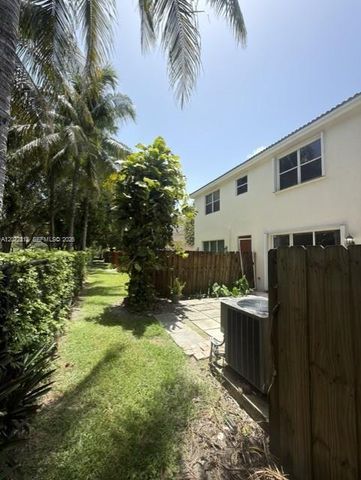 2245 NE 42nd Avenue, Homestead, FL 33033