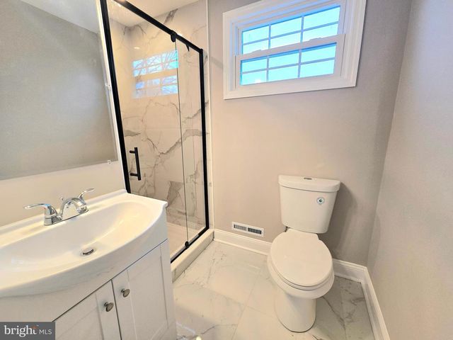 4 ANVIL CT, Cherry Hill, NJ 08003