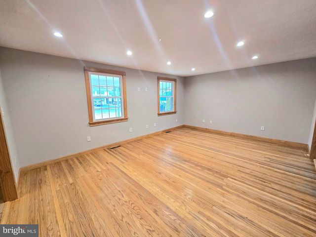 4 ANVIL CT, Cherry Hill, NJ 08003