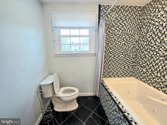 4 ANVIL CT, Cherry Hill, NJ 08003