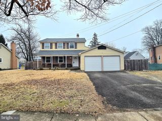 4 ANVIL CT, Cherry Hill, NJ 08003