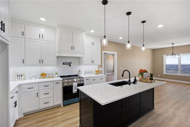 3350 Crow Mountain Road, Russellville, AR 72802