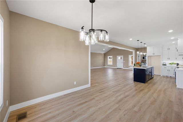 3350 Crow Mountain Road, Russellville, AR 72802