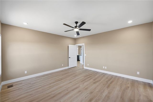 3350 Crow Mountain Road, Russellville, AR 72802