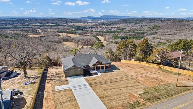 3350 Crow Mountain Road, Russellville, AR 72802