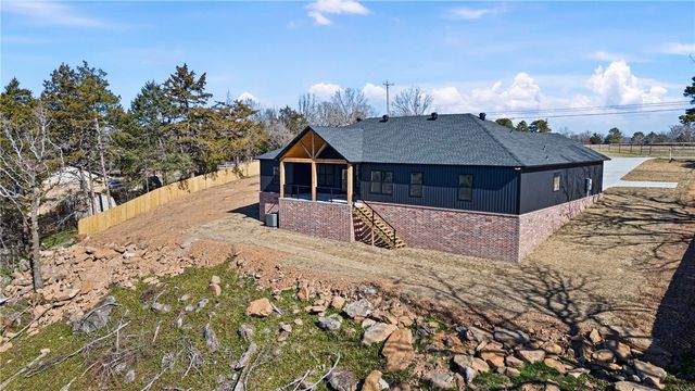 3350 Crow Mountain Road, Russellville, AR 72802