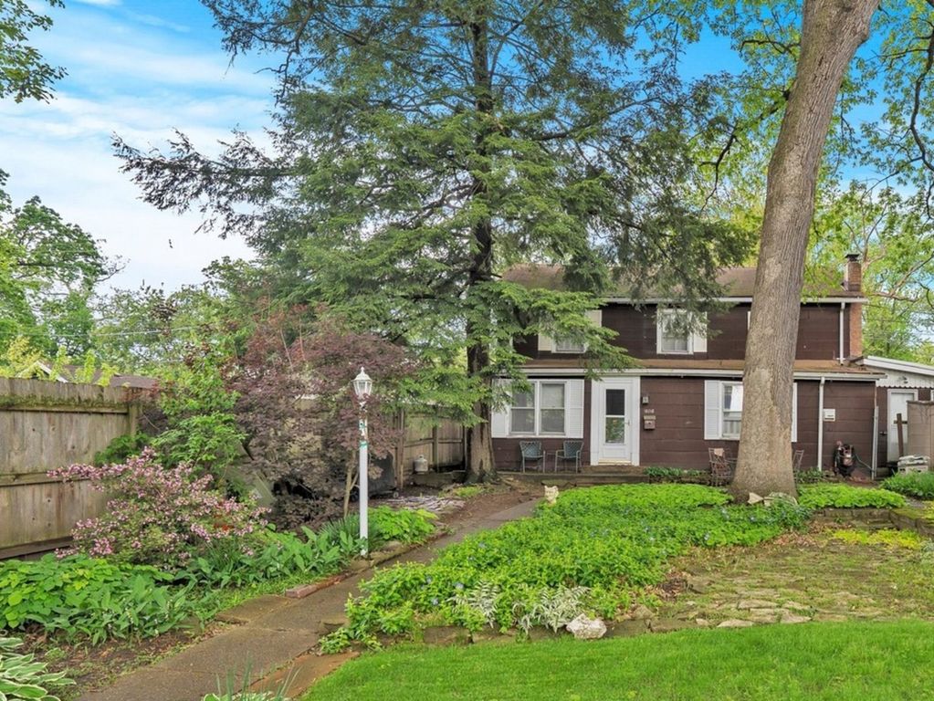 Image 2 of property listing at 10218 S Prospect Avenue, Chicago, IL 60643